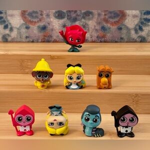 Disney Doorables Alice In Wonderland Lot of 8 RED CARD ROSE